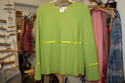 Walklodenpulli mit Biesen
