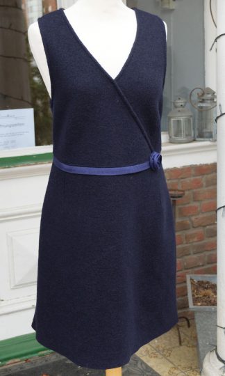 Walkloden-Trägerkleid mit Blüte