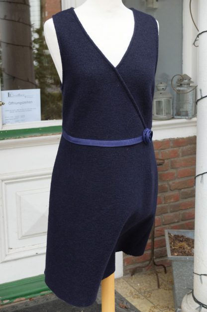 Walkloden-Trägerkleid mit Blüte - Image 4