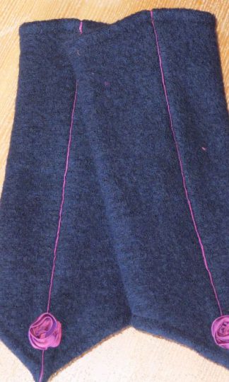 Pulswärmer Walkloden blau lila Bluete